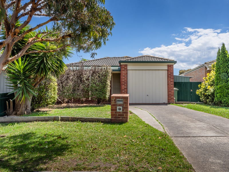 7 Place, Cranbourne, VIC 3977