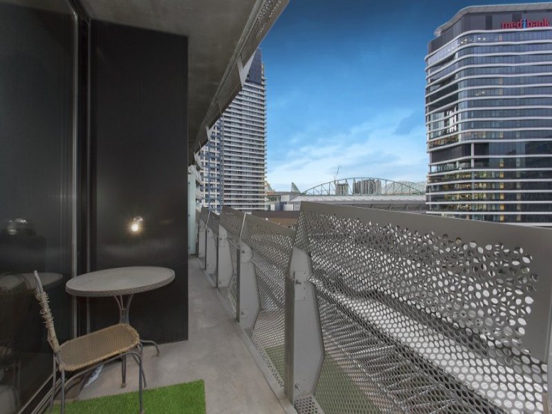 8 Waterview Walk Docklands Vic 3008 Sold Apartments Units Prices 906 8 Waterview Walk Docklands Vic 3008