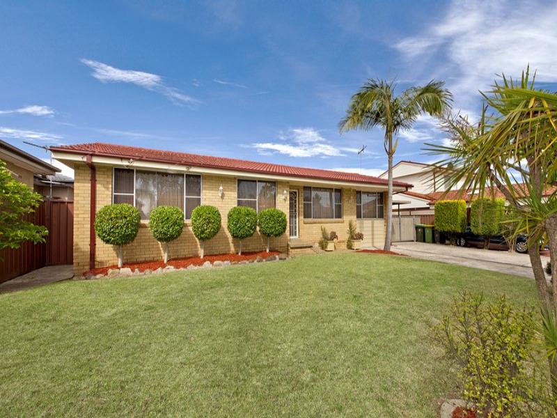 17 Kurrajong Avenue, Hall, NSW 2198