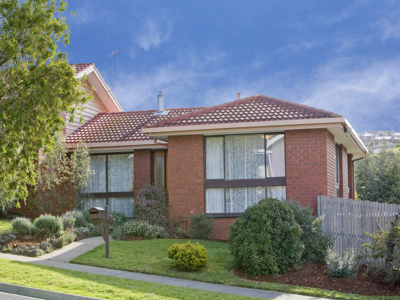 341 Roslyn Road, Highton, Vic 3216 Property Details