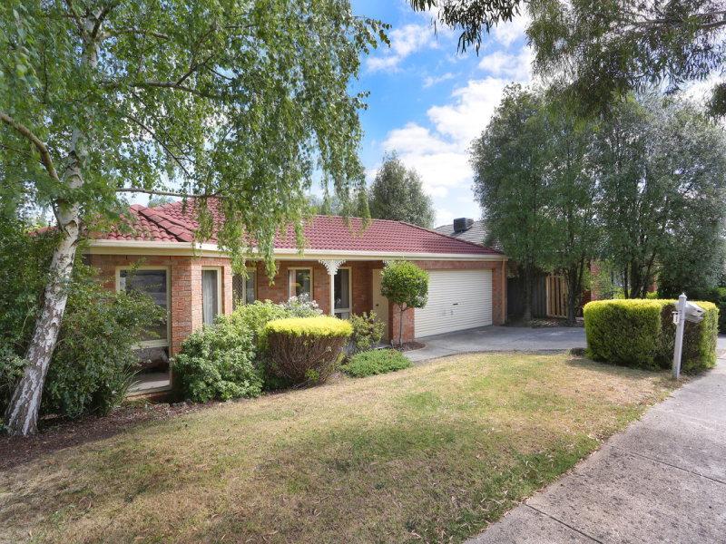 5 Clearwater Drive, Lilydale, Vic 3140 Property Details