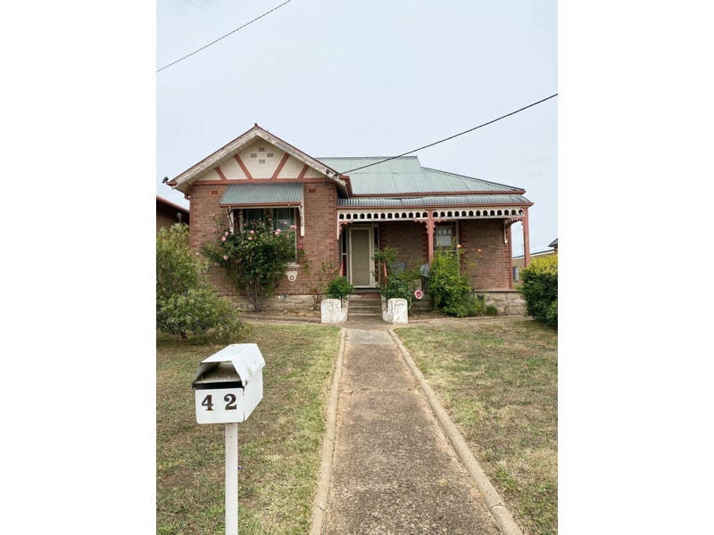 42 Cowper Street, Goulburn, NSW 2580 Property Details