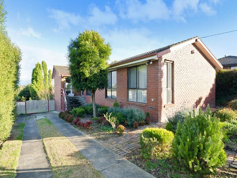 61 Oberon Drive, Belmont, Vic 3216 Property Details
