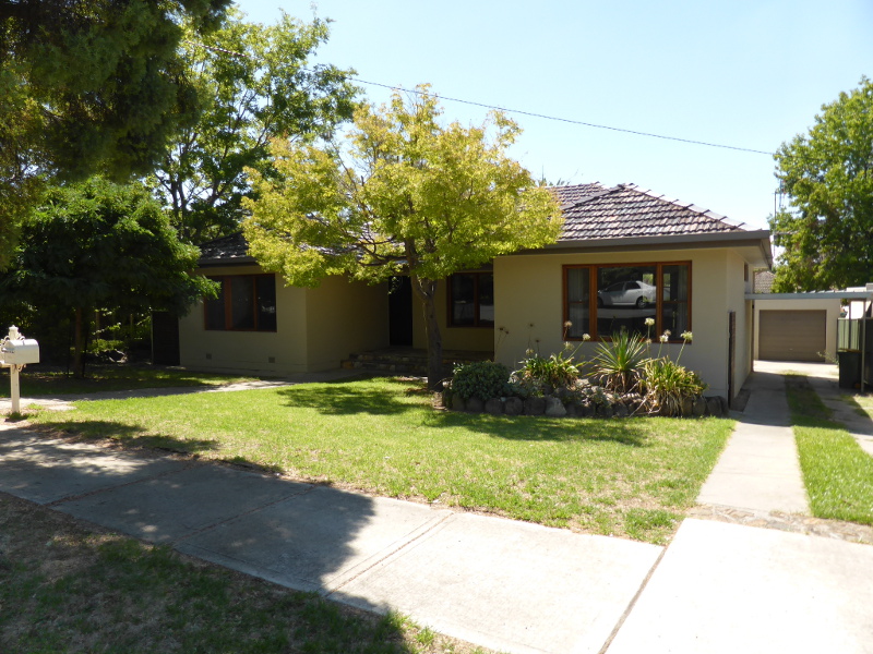 704 Morningside Place, Albury, NSW 2640