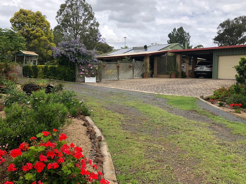 4 Burkes Road, Gowrie Junction, QLD 4352