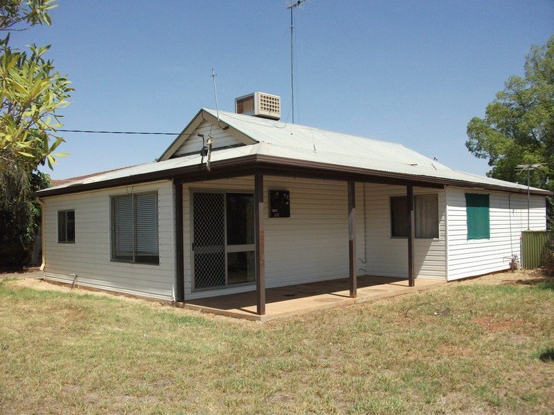 27 Walla Avenue, Griffith, NSW 2680