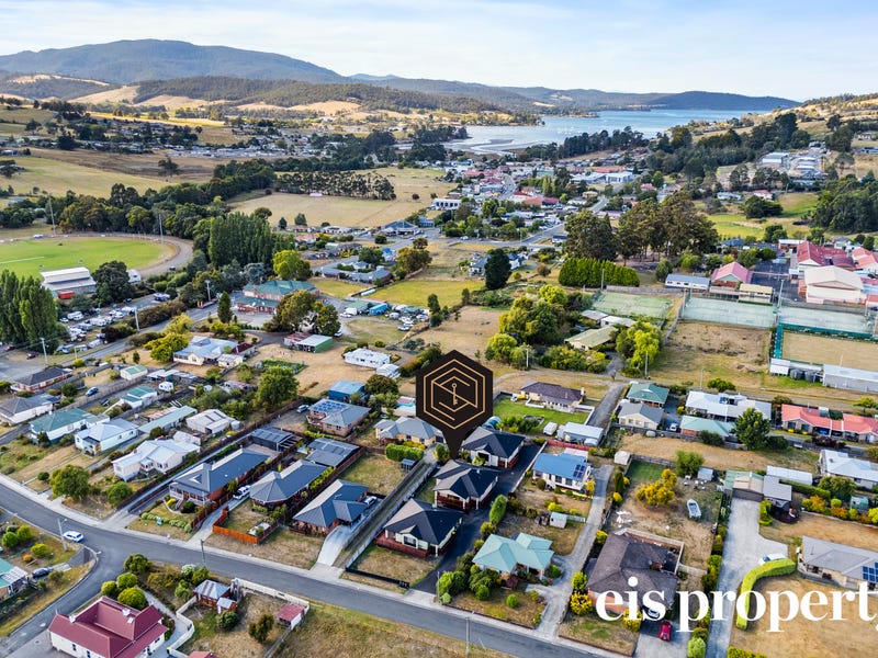 2/17 Charles Street, Tas 7112 Townhouse for Sale realestate