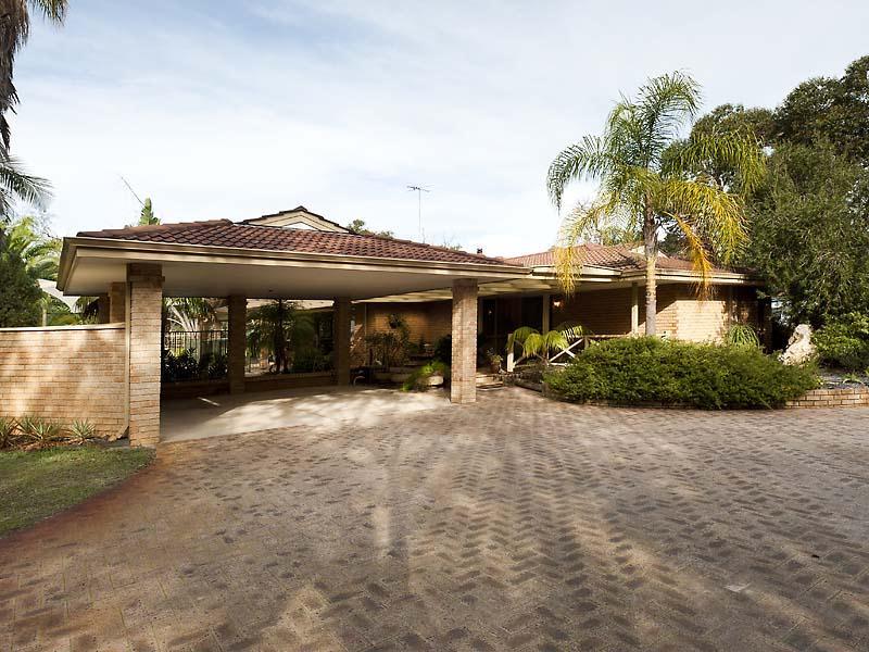 1 Morrell Place, Parklands, WA 6180 Property Details