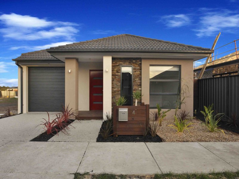 4 Viewside Crescent, Craigieburn, Vic 3064 - Property Details