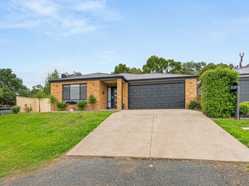 18 Hilltop Crescent, Heyfield, Vic 3858 House for Sale realestate