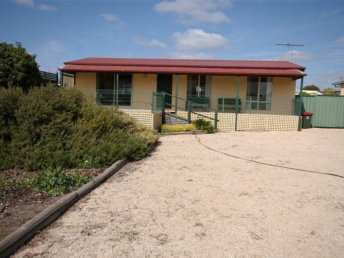 9 North Terrace, Stansbury, SA 5582 Property Details