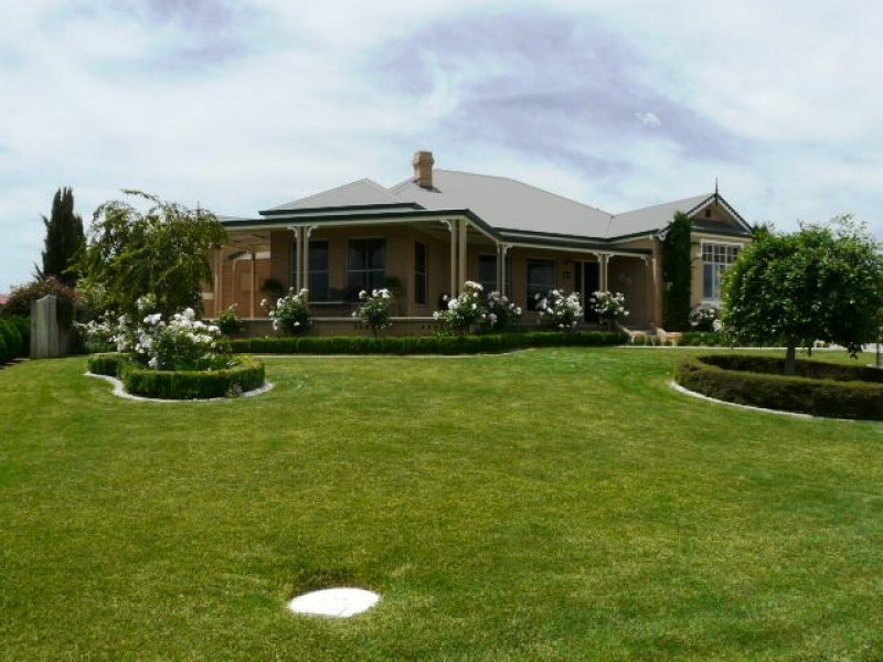 10 Country Way, Bathurst, NSW 2795 Property Details