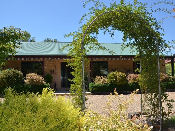 159 Station Street, Porepunkah, VIC 3740