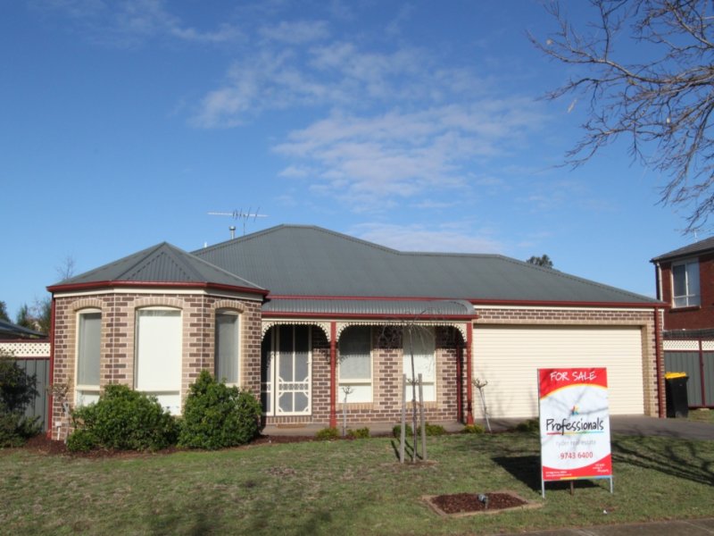 4 Dunrossil Place, Brookfield, Vic 3338 Property Details