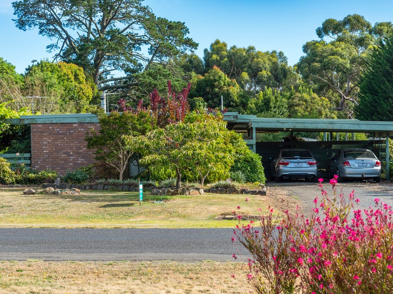 25 White Avenue, Romsey, Vic 3434 House for Sale