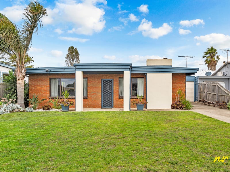 5 First Avenue, St Leonards, Vic 3223