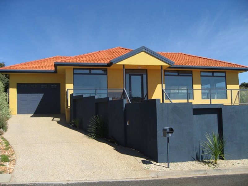 1A Chalmers Lane, Devonport, TAS 7310