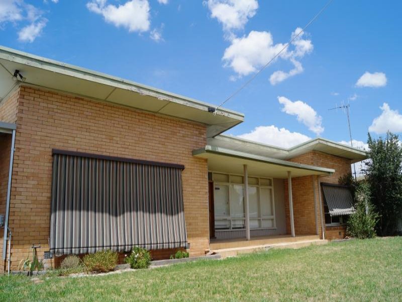 33 Clive Street, Shepparton, Vic 3630 Property Details