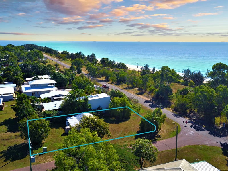 23 Esplanade, Balgal Beach, Qld 4816 House for Sale