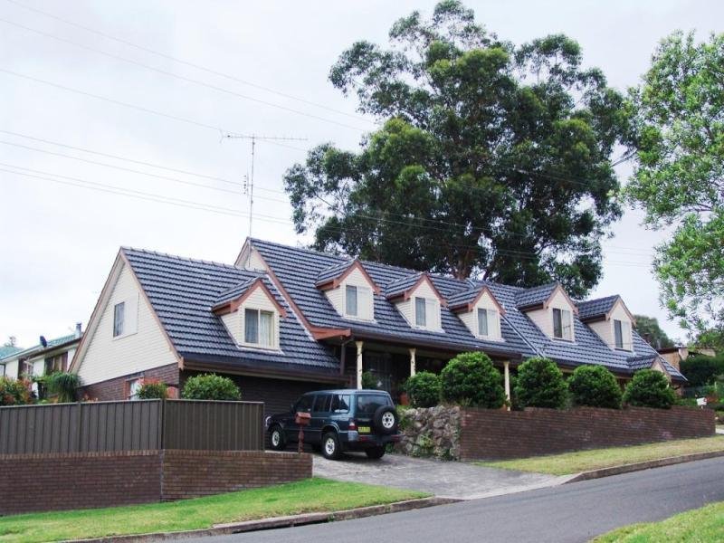 82 Stanley Avenue, Farmborough Heights, NSW 2526