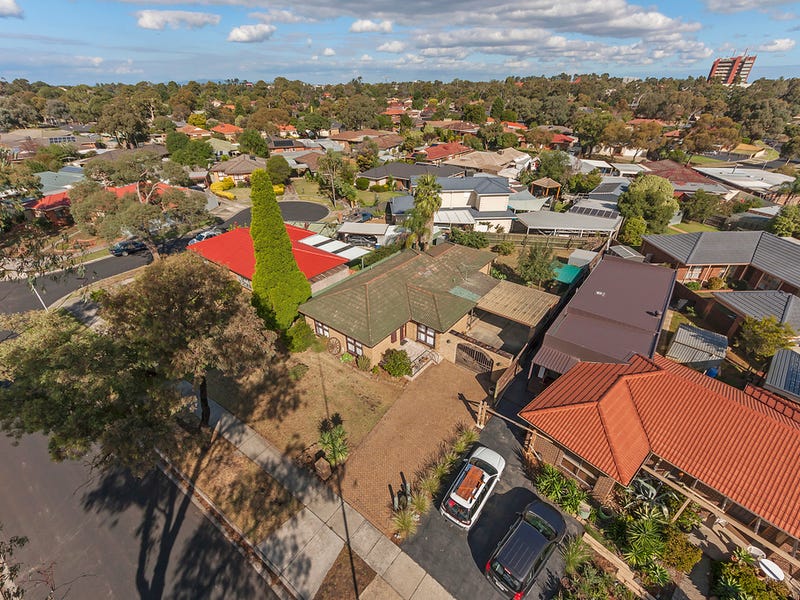 17 Galilee Cres, Mill Park, VIC 3082