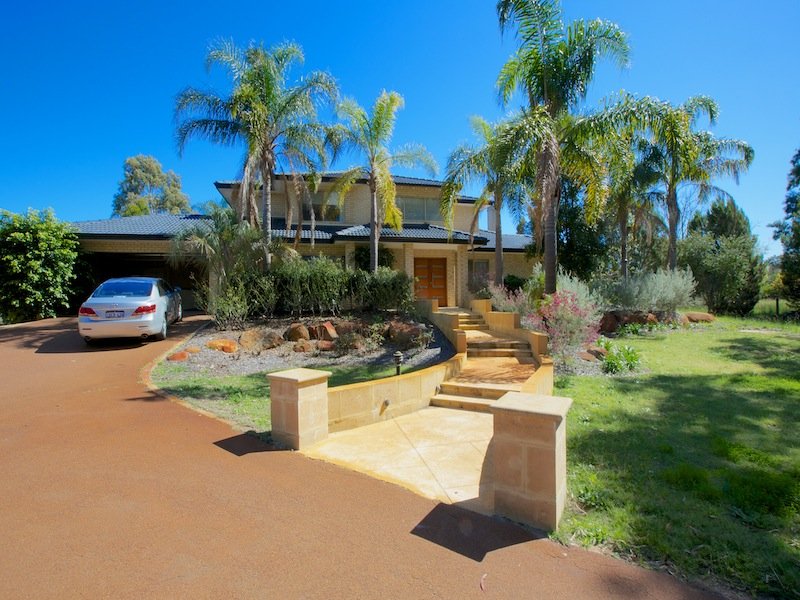 11 Hermitage Drive, The Vines, WA 6069