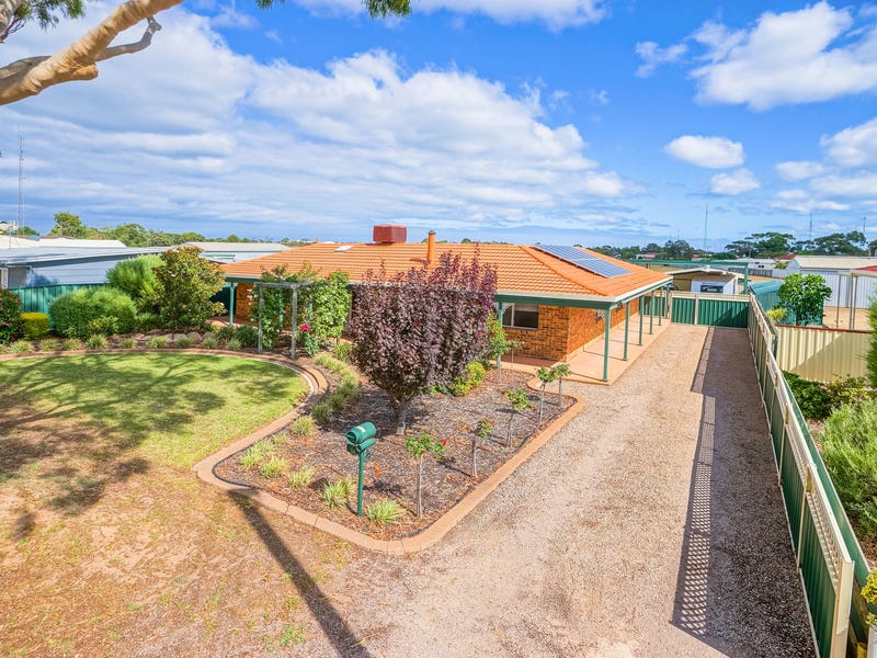 6 Kitto Road, Moonta Bay, SA 5558