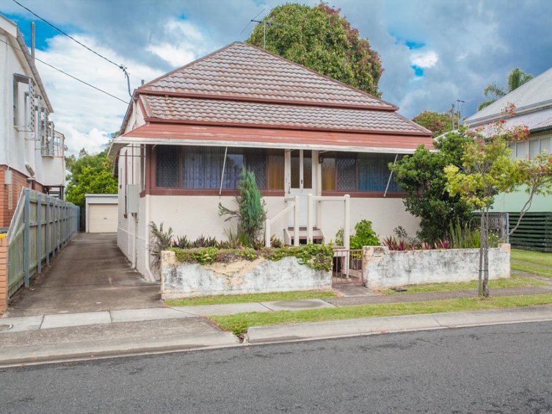 37 Second Avenue, Sandgate, Qld 4017 Property Details