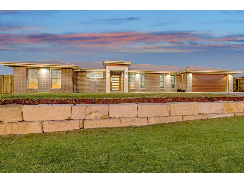 2 Kennard Street, Westbrook, Qld 4350 Property Details