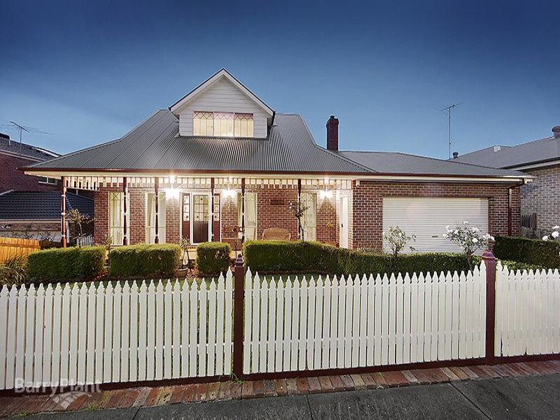 17 Grantham Crescent, Berwick, Vic 3806 Property Details