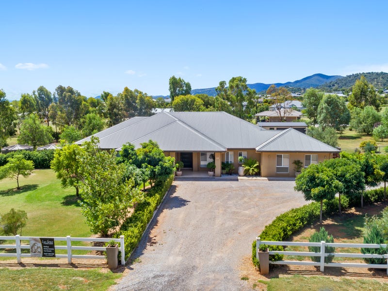 31 Sequoia Drive, Tamworth, NSW 2340 Property Details