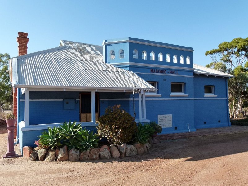 4 Riches Street, Wyalkatchem, WA 6485