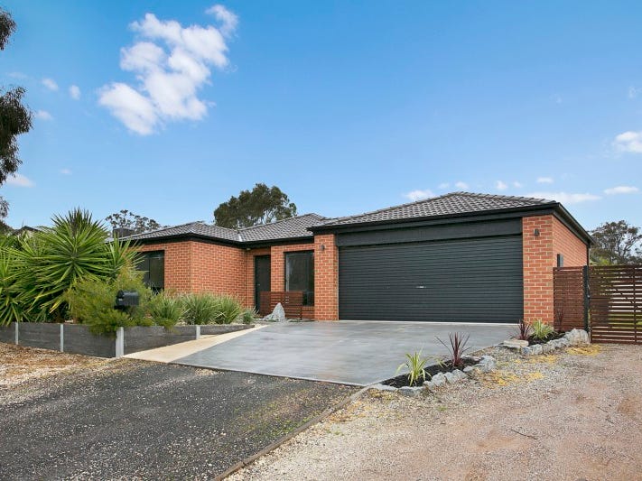 14 Falcon Drive, California Gully, VIC 3556