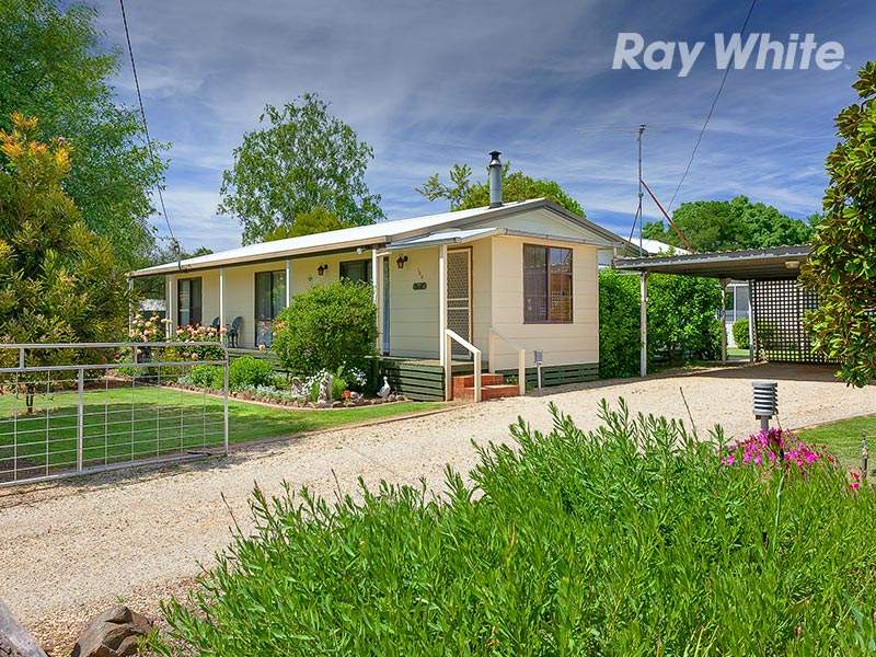 106 Hoddle Street, Howlong, NSW 2643 Property Details