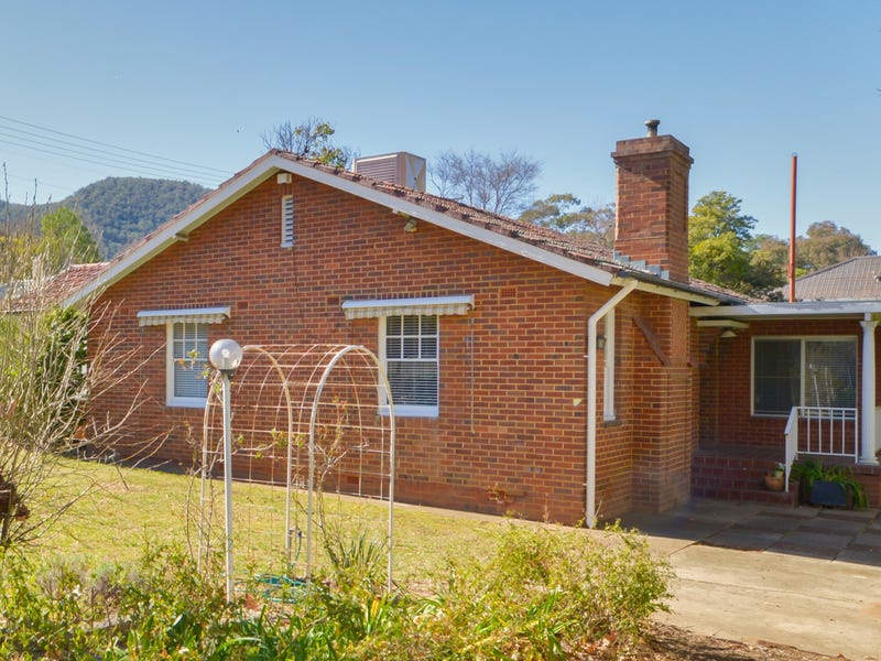 61 White Street, Tamworth, NSW 2340 Property Details