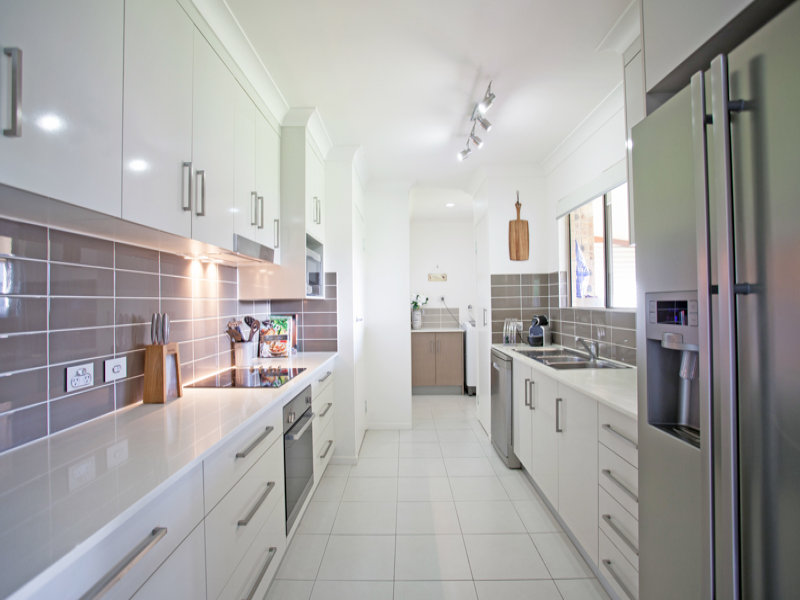 33 Mansfield Drive, Beaconsfield, Qld 4740 Property Details