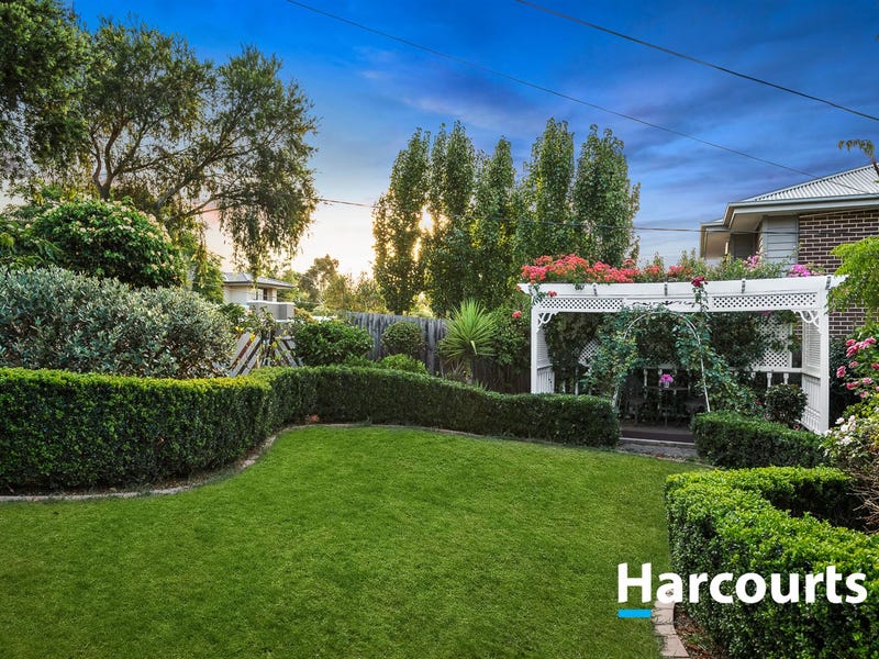 26 Cherry Orchard Rise, Box Hill North, VIC 3129