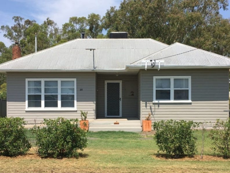 211 Maitland Street, Narrabri, NSW 2390 - Property Details