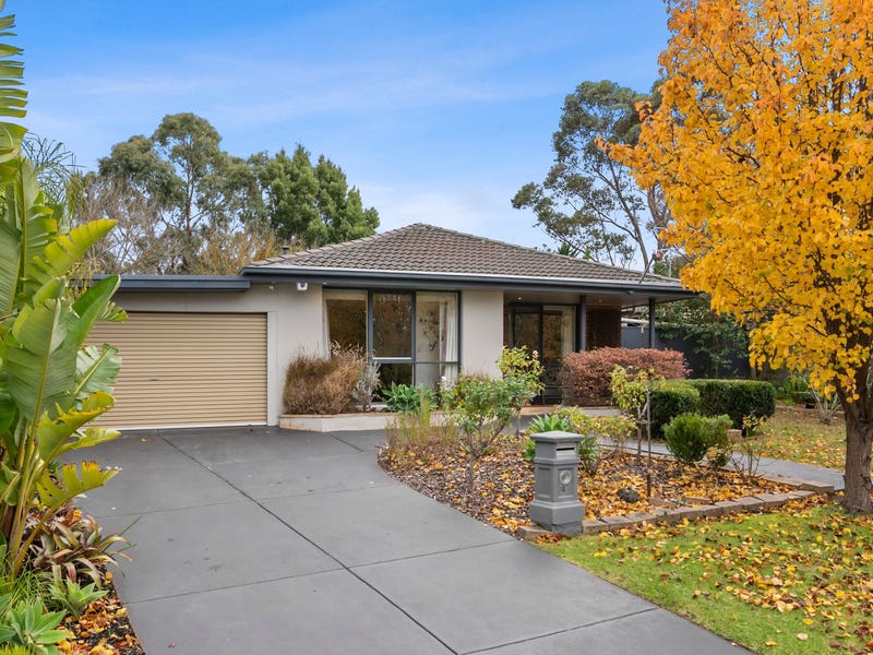 43 Deanswood Drive, Somerville, Vic 3912 Property Details