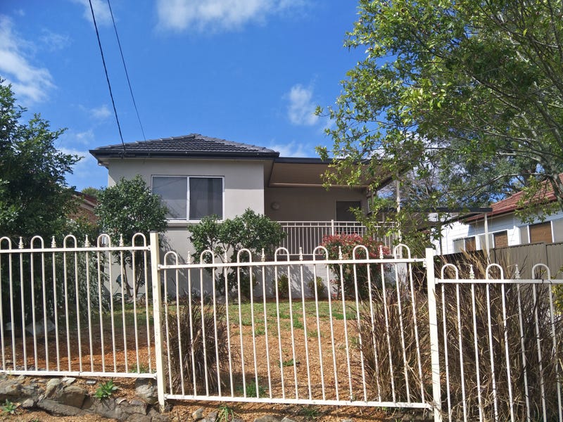 33 Harcourt Avenue, East Hills, NSW 2213