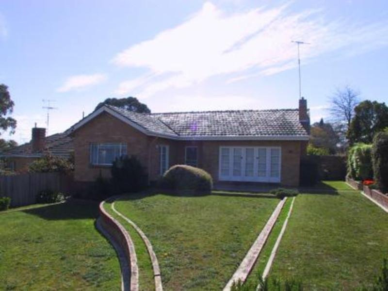 38 White Avenue, Kew East, VIC