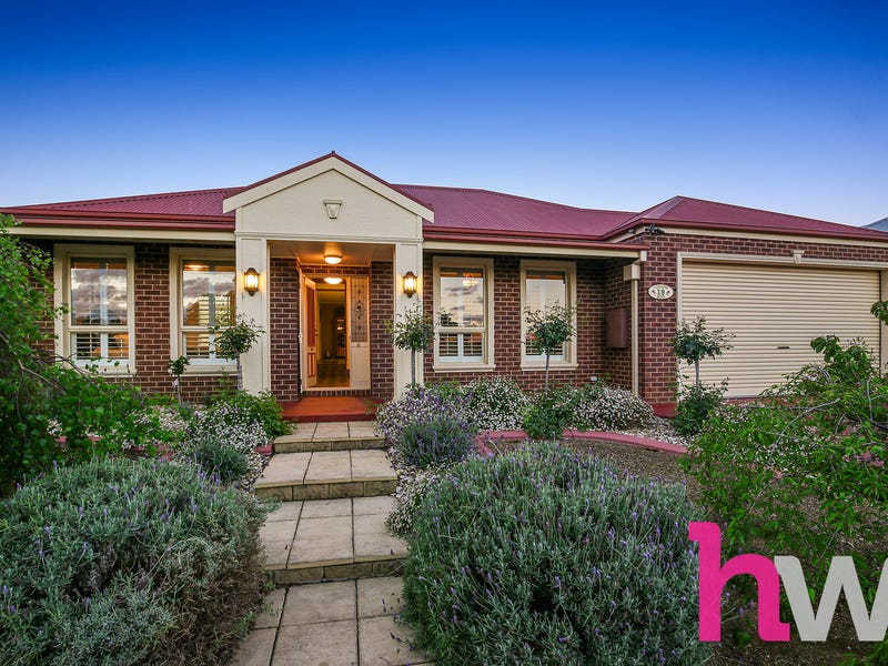 19 Lakeside Boulevard, Lara, VIC 3212