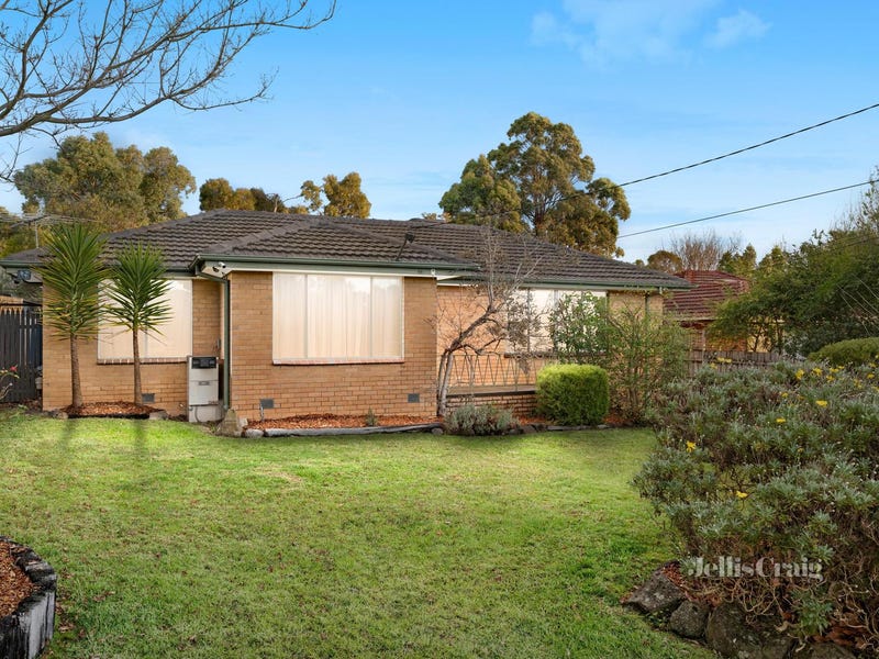 12 Larbert Road, Mooroolbark, VIC 3138