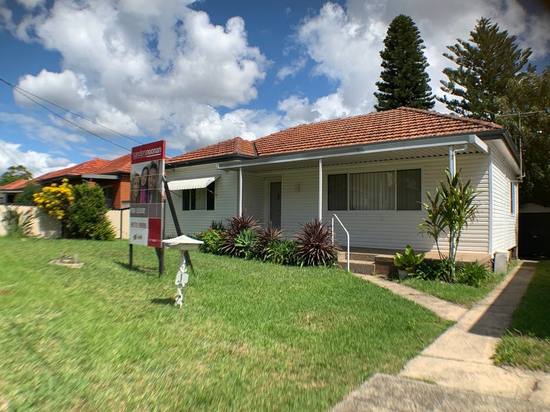 1 Fullerton Cres, Riverwood, NSW 2210
