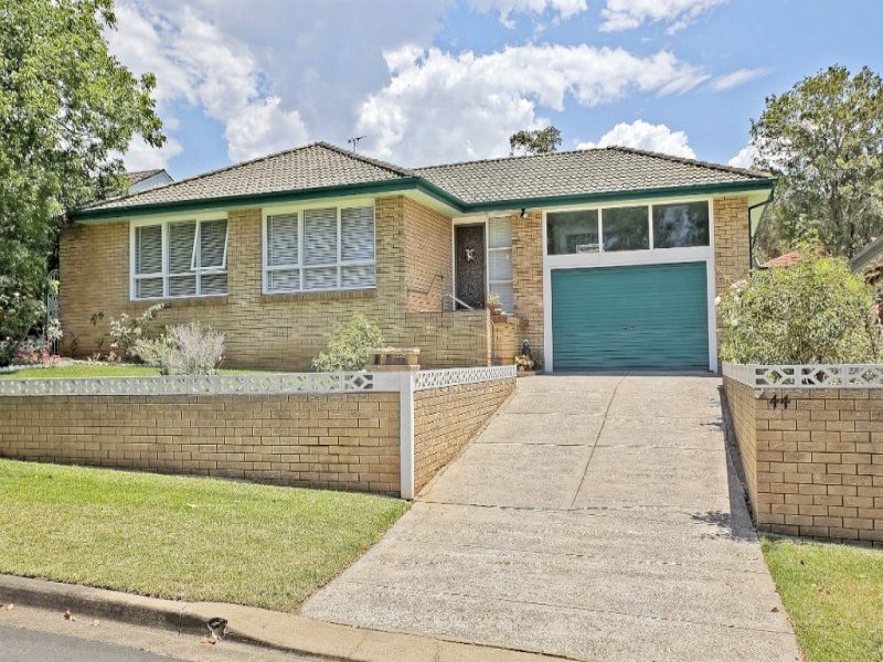 44 Lawn Avenue, Bradbury, NSW 2560 Property Details