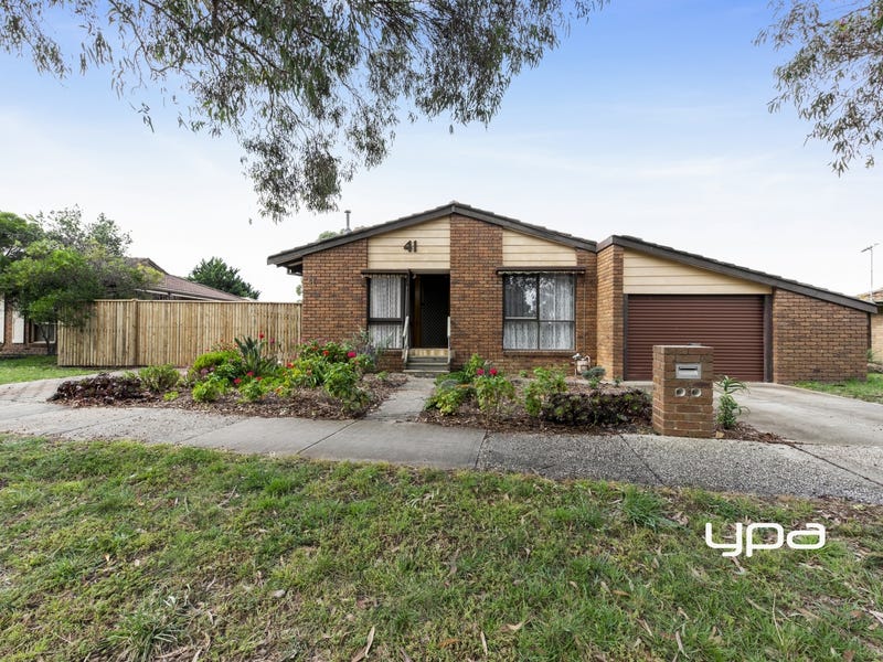 41 Carnoustie Drive, Sunbury, VIC 3429