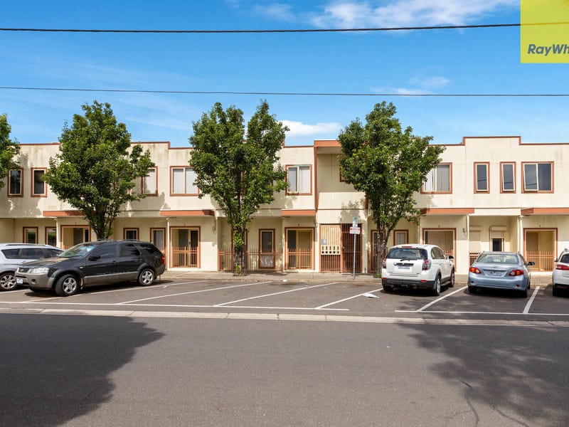 10/2 McArthur Avenue, St Albans, Vic 3021 Townhouse for Sale