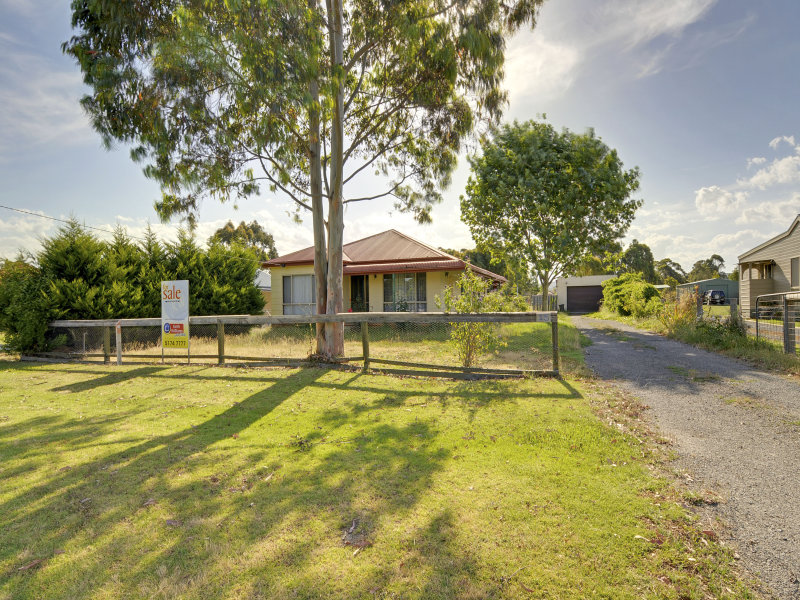 15 Sparks Lane, Toongabbie, VIC 3856