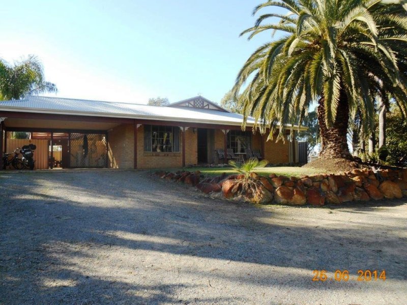 6 Bay Court, Champion Lakes, WA 6111