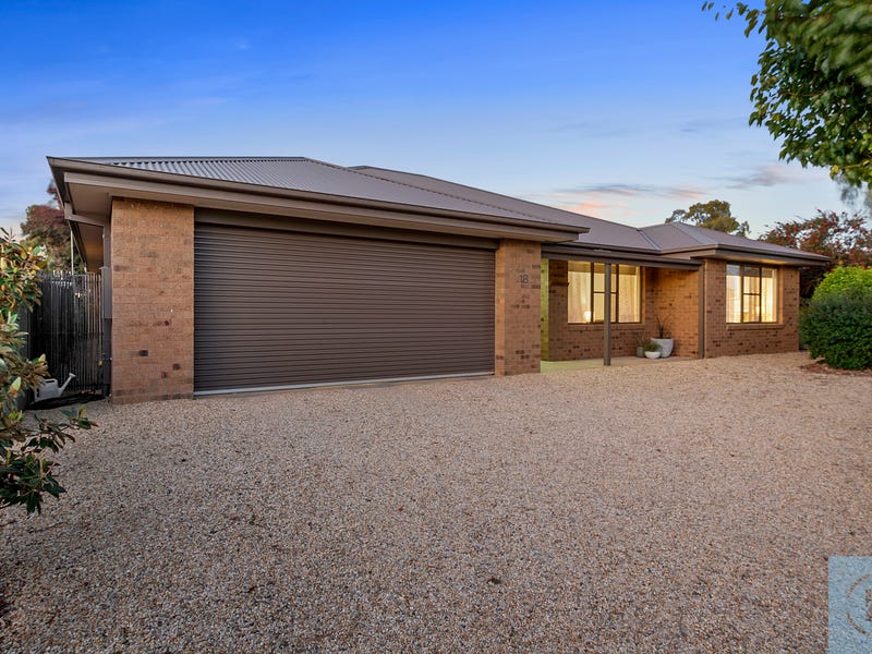 18 Bruton Street, Tocumwal, NSW 2714